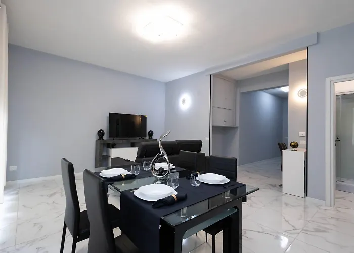 Cf Luxury House