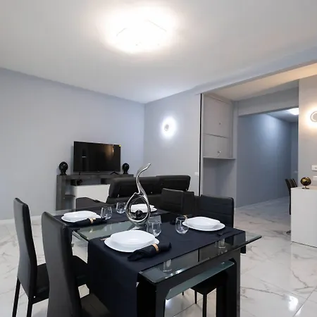 Cf Luxury House